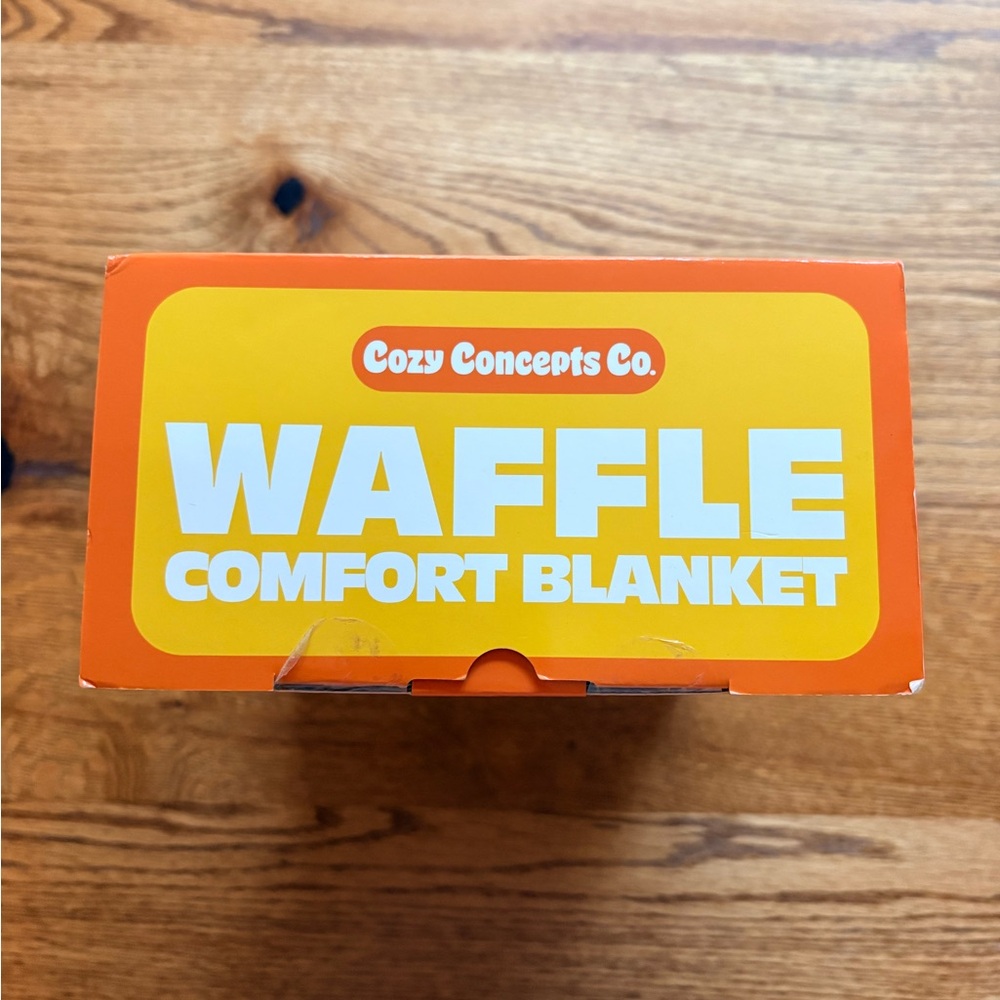 New in box Waffle Comfort Blanket- 50x60 - Picture 6 of 7